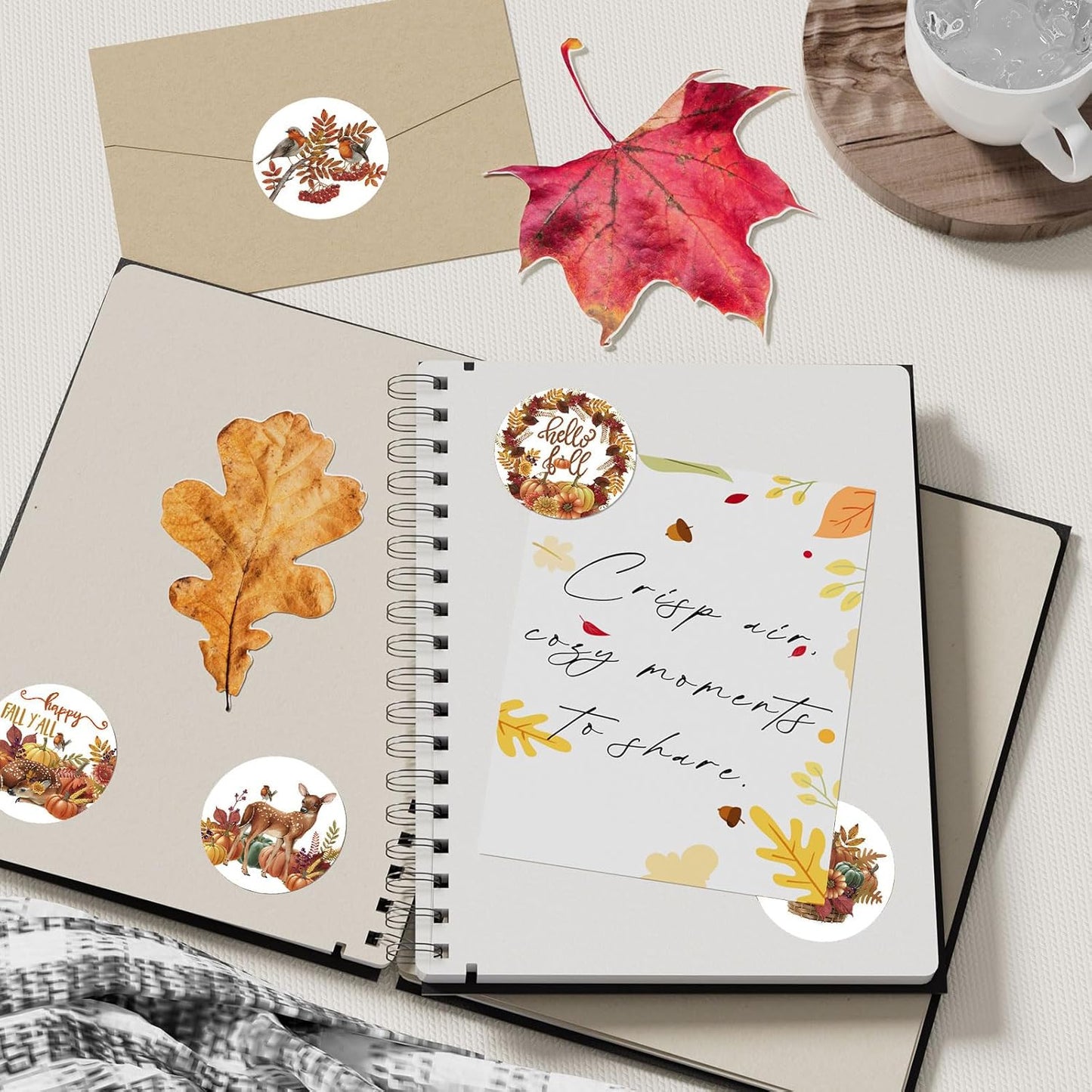 Hello Fall Sticker Roll 500Pcs 1.5" Pumpkins Maple Leaves Deers Birds Self-Adhesive Round Decals Designs Envelope Seals Label for Autumn Party Supplies Gift Packing Decoration
