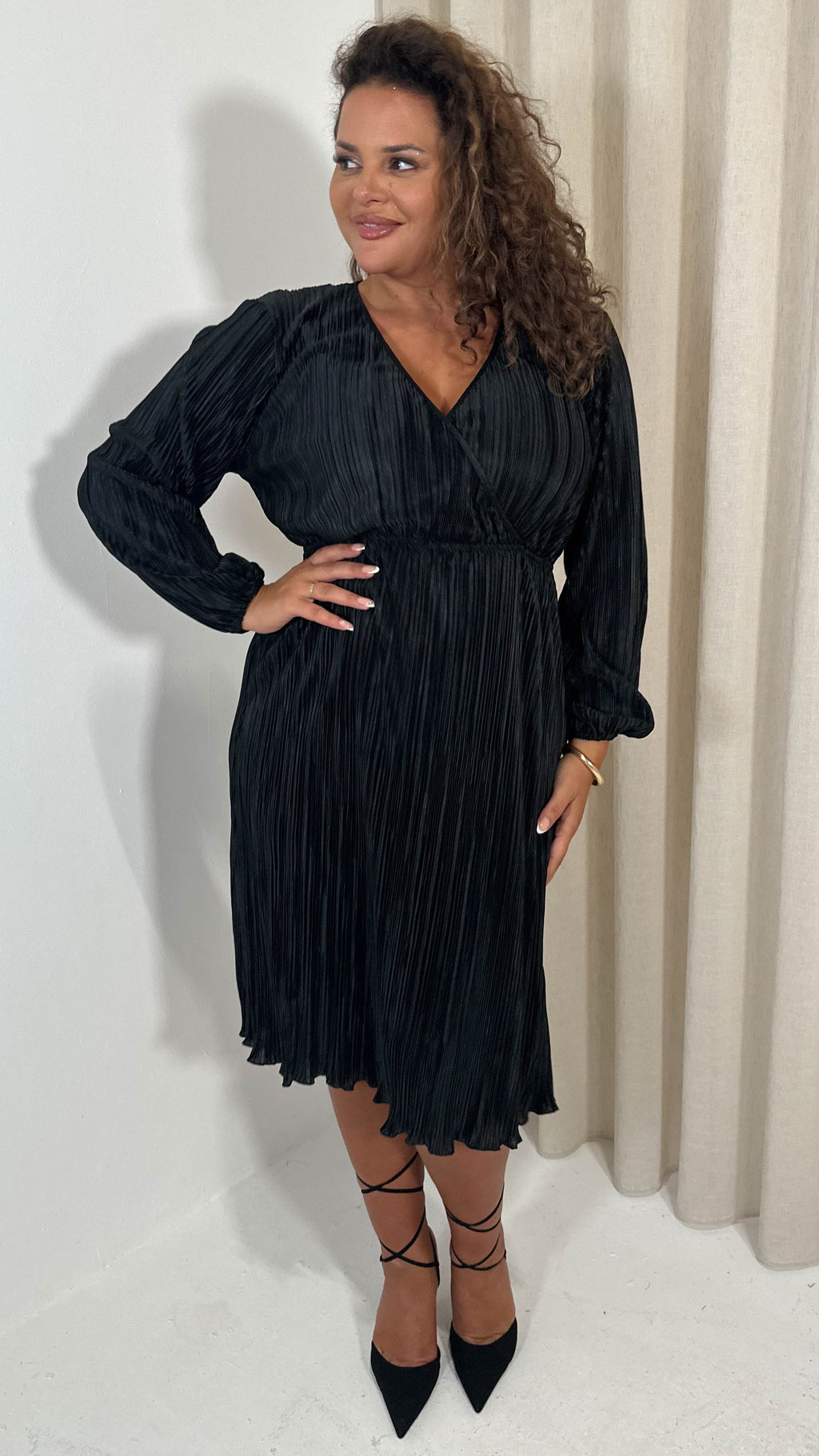 CurveWow Plisse Wrap Midi Dress Black