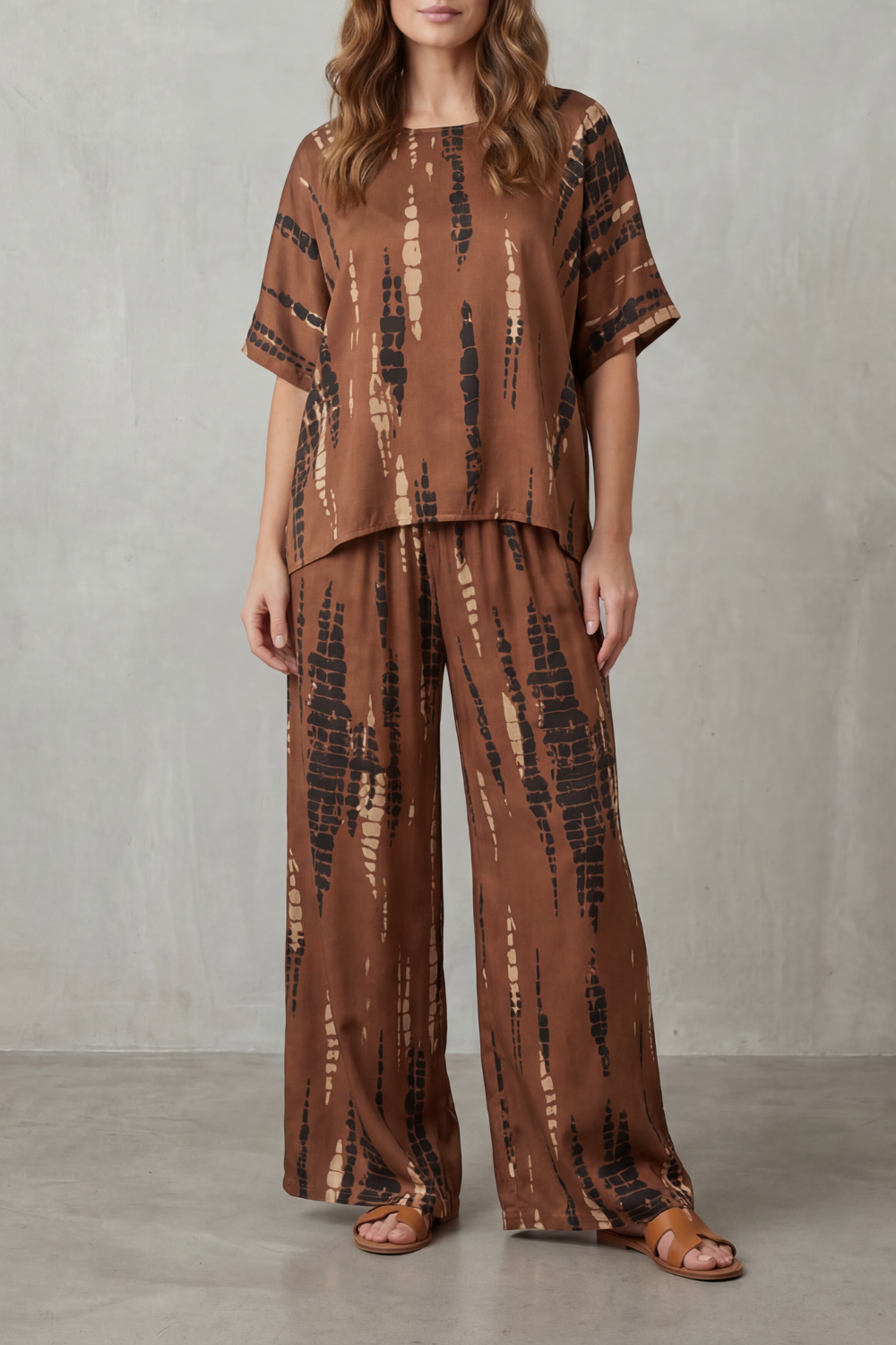 Marie – Abstract Print Detail – Wide-Leg Lounge Set