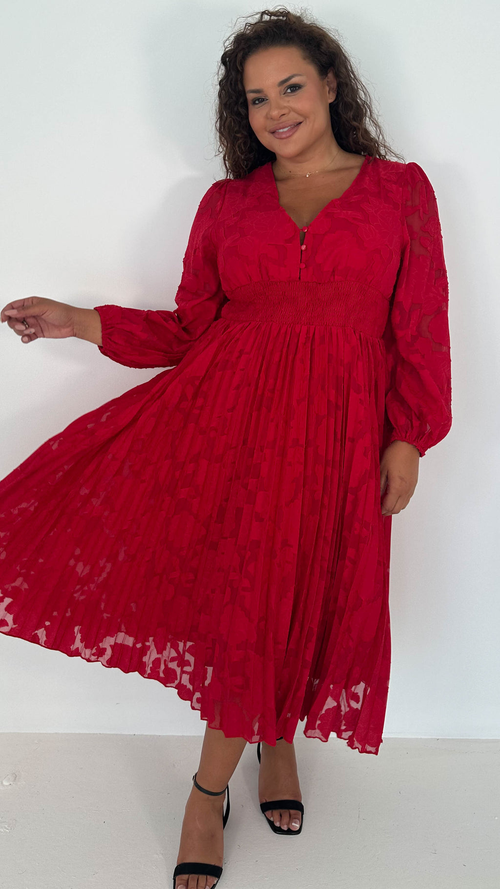 CurveWow Davore V-Neck Pleated Dress Red