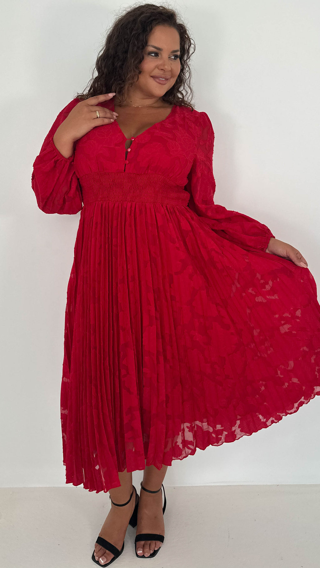 CurveWow Davore V-Neck Pleated Dress Red