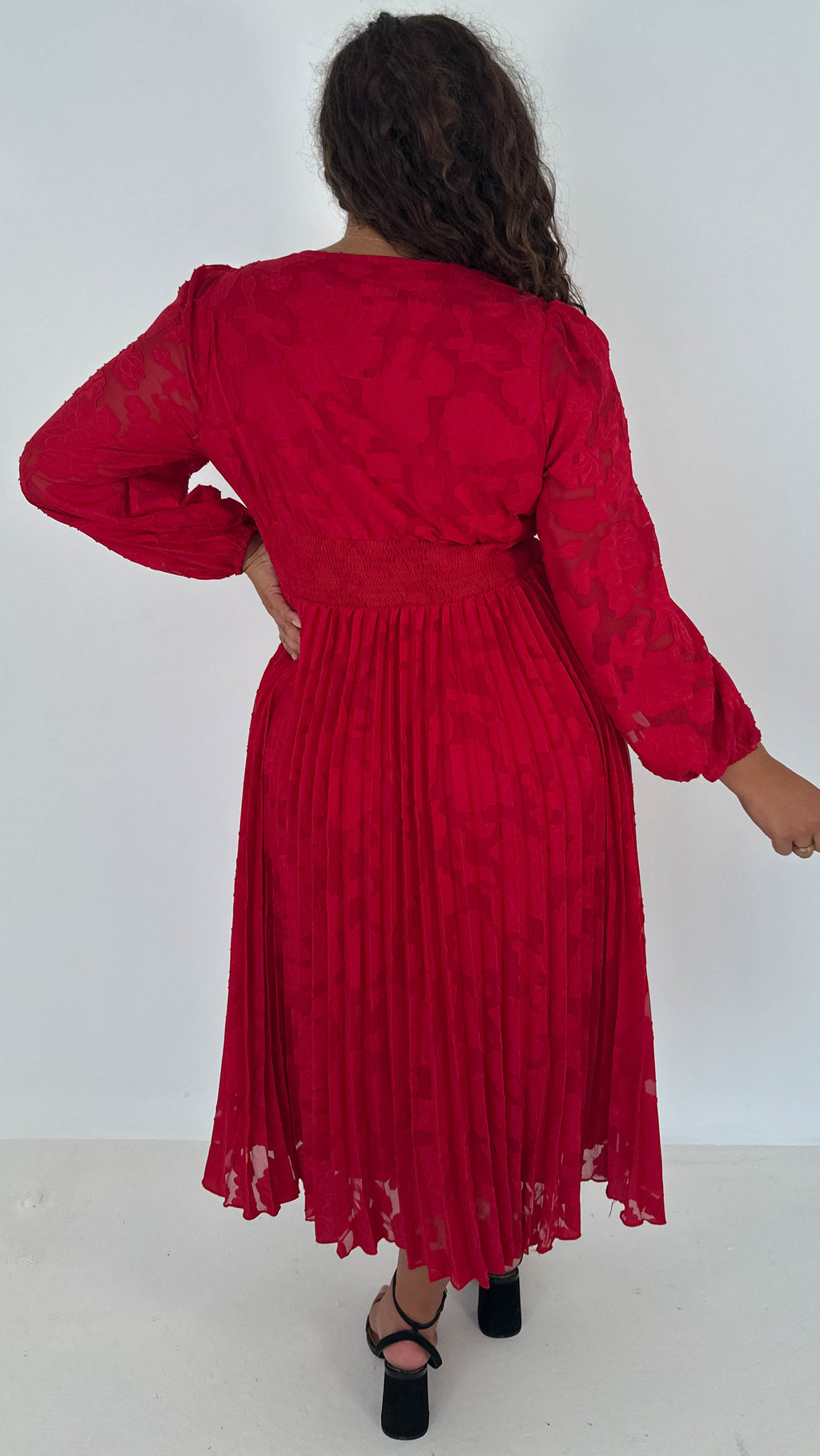 CurveWow Davore V-Neck Pleated Dress Red