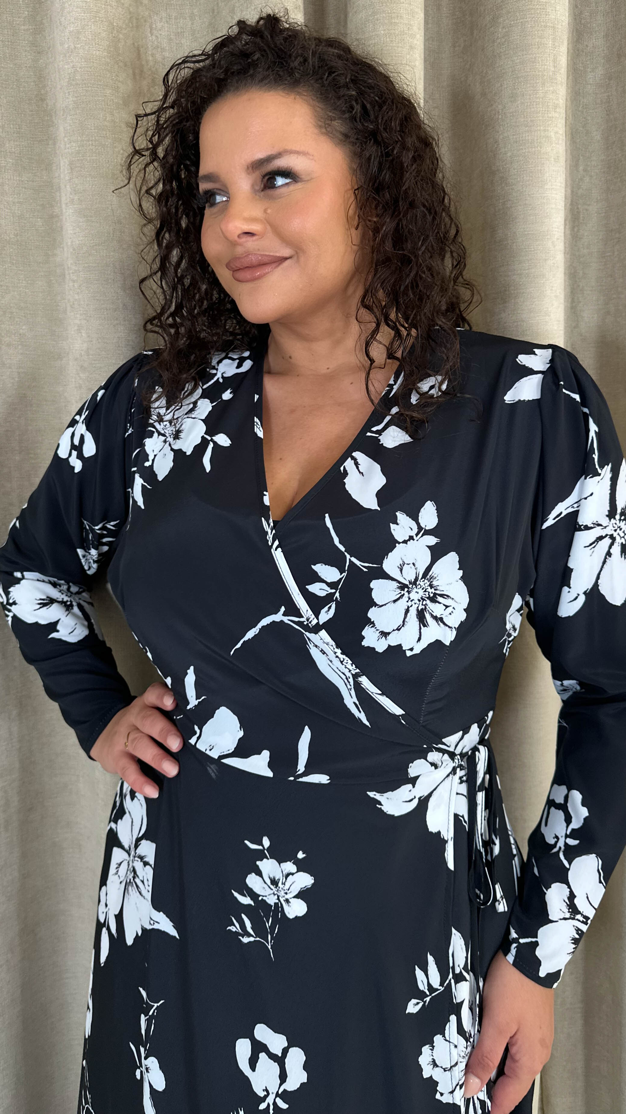 CurveWow Long Sleeve Wrap Dress Black/White Floral