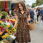 Elegante jurk met omgeslagen kraag en luipaardprint voor dames